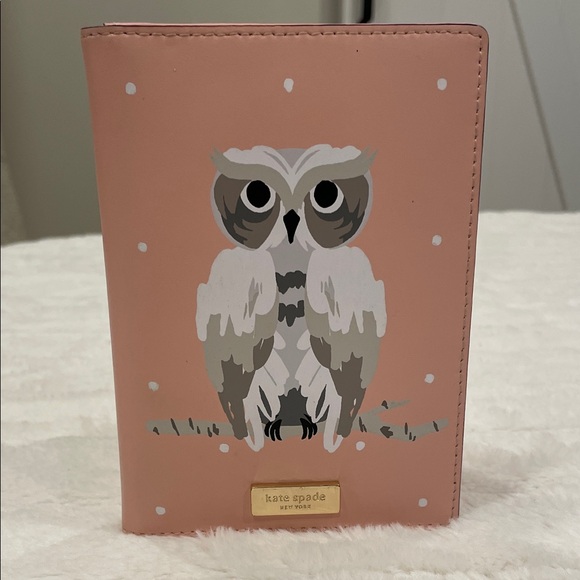 Kate Spade Blush Owl Passport Wallet - Picture 1 of 6
